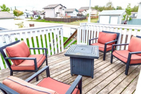 3 beds , Private Cozy Patio , 4 mins drive to Starbucks